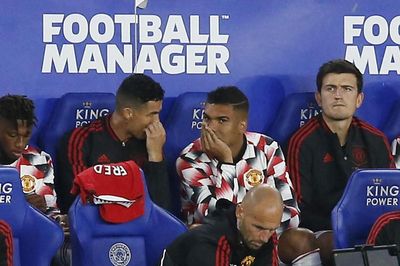Các cầu thủ MU 'bỏ phiếu' cho Ronaldo ngồi dự bị