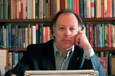 Nhà văn Javier Marías qua đời ở tuổi 70