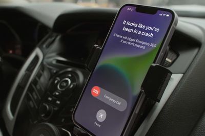 Gia đình hoảng loạn vì chiếc iPhone 14 bị rơi