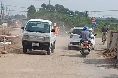 Ổ voi giữa đường, không được quan tâm?