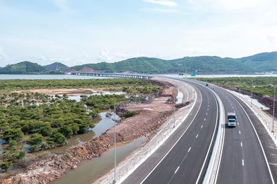 Gần 160.000 lượt xe qua cao tốc Tiên Yên - Móng Cái