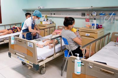 Trẻ mắc Adenovirus khi nào cần đến bệnh viện?