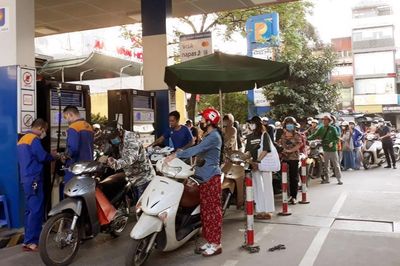 Doanh nghiệp xăng dầu 'anh cả' phải chủ động hy sinh xuất dự trữ thương mại