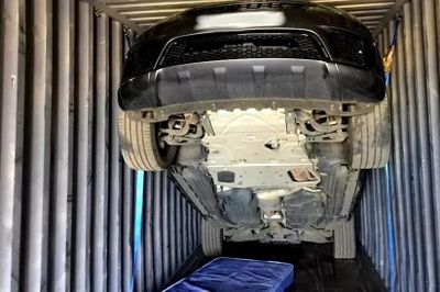 Chiếc Range Rover Sport mất trộm được tìm thấy trong container