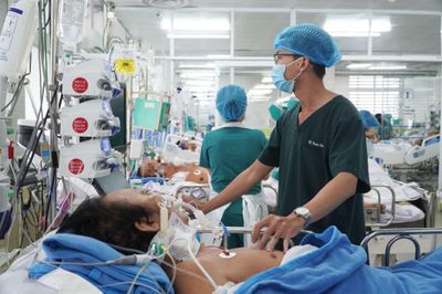 Máy móc hư hỏng, Bệnh viện Chợ Rẫy phải chuyển người bệnh sang nơi khác