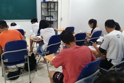 Đằng sau những 'điểm giỏi' của thày và trò