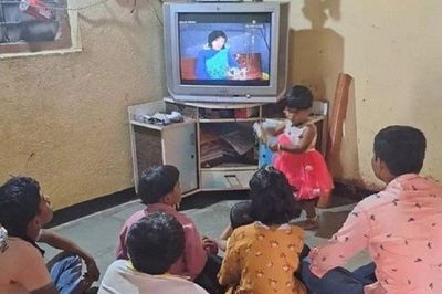 Ngôi làng áp dụng cách đặc biệt để cư dân cai nghiện điện thoại, tivi