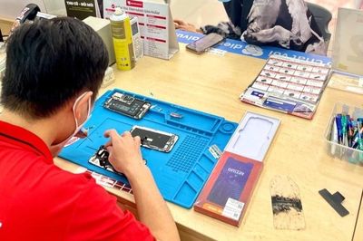 Giá thay pin iPhone tại Việt Nam tăng 10-30%