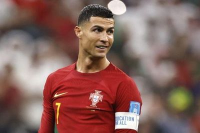 Ronaldo đi vào lịch sử