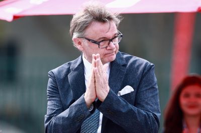 HLV Troussier: 'Muốn bài học lớn thì phải trả giá đắt'