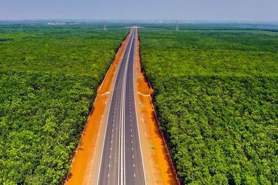 Bài học cao tốc với tinh thần 'vượt nắng, thắng mưa'