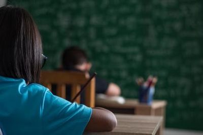 Hợp thức hóa dạy thêm: Bài 1 - Nỗi ám ảnh điểm thấp, bài khó, bị ghét khi không đi học thêm