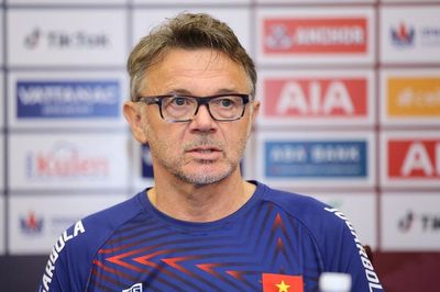 HLV Troussier không mất niềm tin vào các học trò