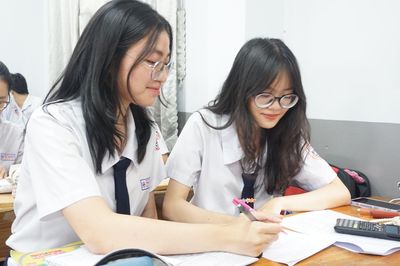 Trường học linh hoạt tổ chức ôn thi tốt nghiệp THPT cho học sinh