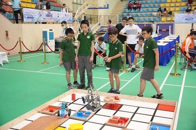Thiết kế robot giúp du khách di chuyển an toàn