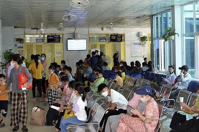 Nghệ An: Nắng nóng oi bức, người lớn sốc nhiệt, trẻ nhỏ nhập viện tăng cao