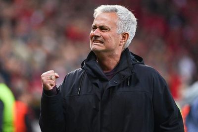 Hai đội bóng nào vào chung kết Europa League?