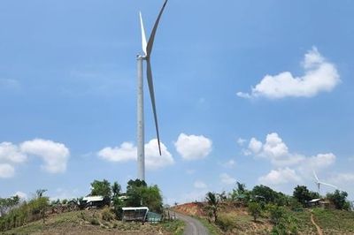 Hàng chục hộ dân ngóng từng ngày tiền bồi thường từ công ty điện gió