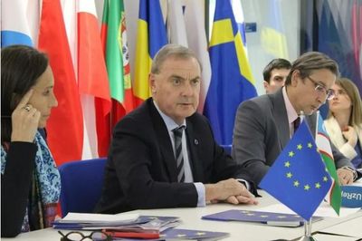 Mỹ và EU sẽ trừng phạt Trung Á?
