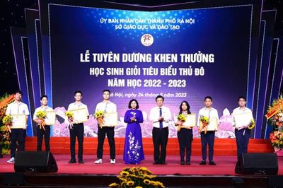 Tuyên dương, khen thưởng học sinh giỏi tiêu biểu Thủ đô năm học 2022-2023
