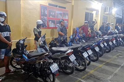 Bắt giữ nhiều đối tượng tụ tập, đua xe trái phép