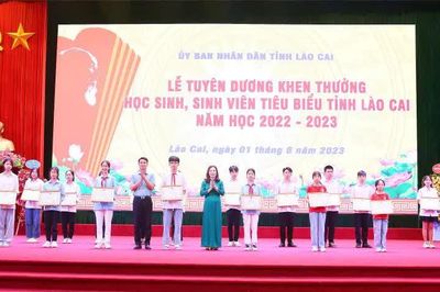 Lào Cai: Khen thưởng 550 học sinh, sinh viên tiêu biểu