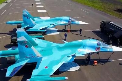 Không quân Nga nhận thêm 'xe tăng bay' Su-34