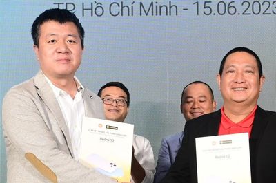 Đằng sau cú bắt tay của Xiaomi và Thế Giới Di Động