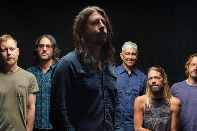 Chương mới của 'lão làng rock' Foo Fighters