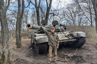 Câu chuyện về Lữ đoàn xe tăng Ukraine 'ẩn mình' chờ tham gia phản công