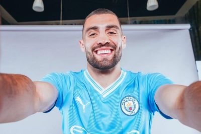 Man City công bố tân binh thay Gundogan