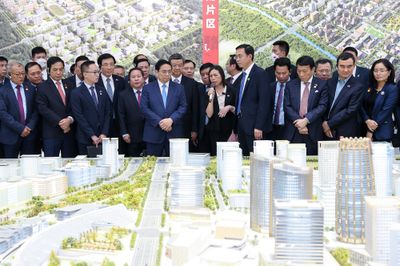 Thủ tướng thăm thành phố thông minh kiểu mẫu của Trung Quốc