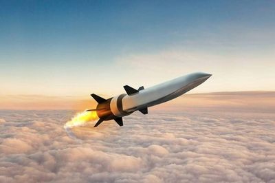 Vì sao Mỹ tụt hậu trong phát triển siêu vũ khí tương lai?