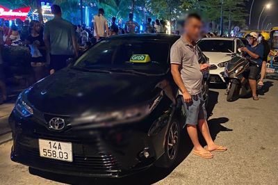 Taxi 'dù' tung hoành ở khu du lịch Bãi Cháy