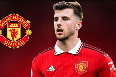 Manchester United đang không có tiền để 'đi chợ'