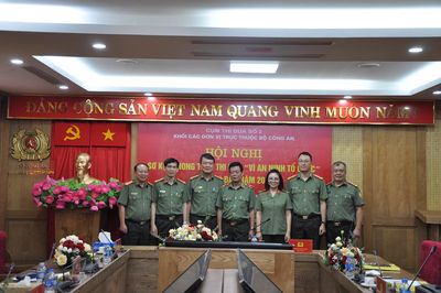 Nhiều đơn vị thuộc Cụm thi đua số 2 được tặng các phần thưởng cao quý
