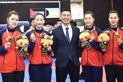 Karate Việt Nam vô địch châu Á nội dung đối kháng đồng đội nữ