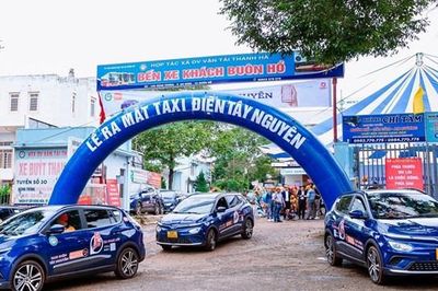 Ra mắt dịch vụ taxi điện Tây Nguyên 'Bạn uống, Tôi lái'