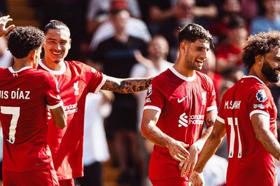 Liverpool dễ dàng đánh gục Aston Villa