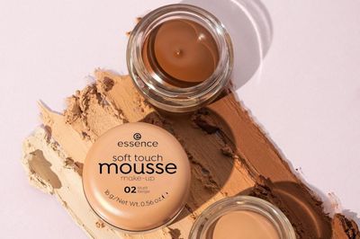 Review phấn tươi Essence Soft Touch Mousse siêu hot 2023