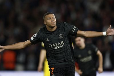 Mbappe tỏa sáng, PSG buộc Dortmund ra về tay trắng