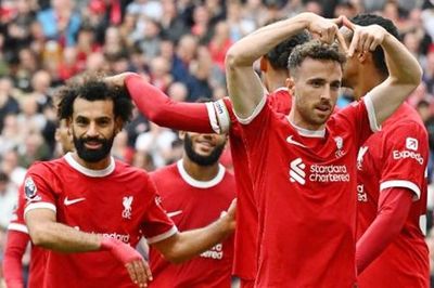 Không phải Arsenal, Liverpool mới là đội Pep lo ngại nhất mùa này
