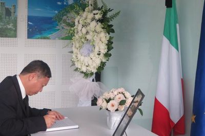 Lãnh đạo TPHCM viết sổ tang cựu Tổng thống Italy Giorgio Napolitano