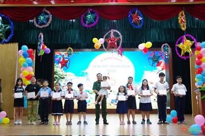 Hấp dẫn 'Đêm hội trăng rằm' ở Bộ Tham mưu Quân khu 7