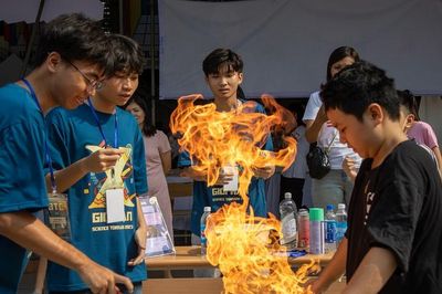 Khám phá khoa học diệu kỳ cùng các Amsers