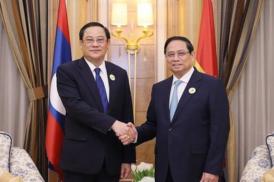 Việt Nam - Lào thúc đẩy triển khai các dự án hạ tầng lớn