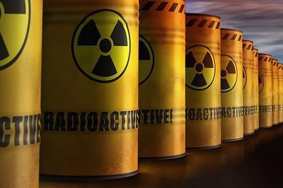 Giá uranium tăng đột biến