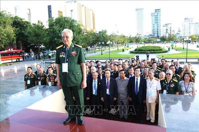 Đoàn cựu quân tình nguyện, cựu chuyên gia Việt Nam thăm hai tỉnh của Campuchia