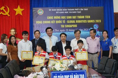 Cần Thơ khen thưởng học sinh đạt giải Robotics quốc tế