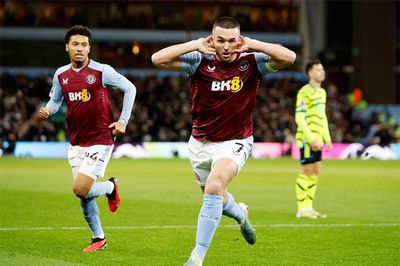 Các 'pháo thủ' Arsenal gục ngã tại Villa Park